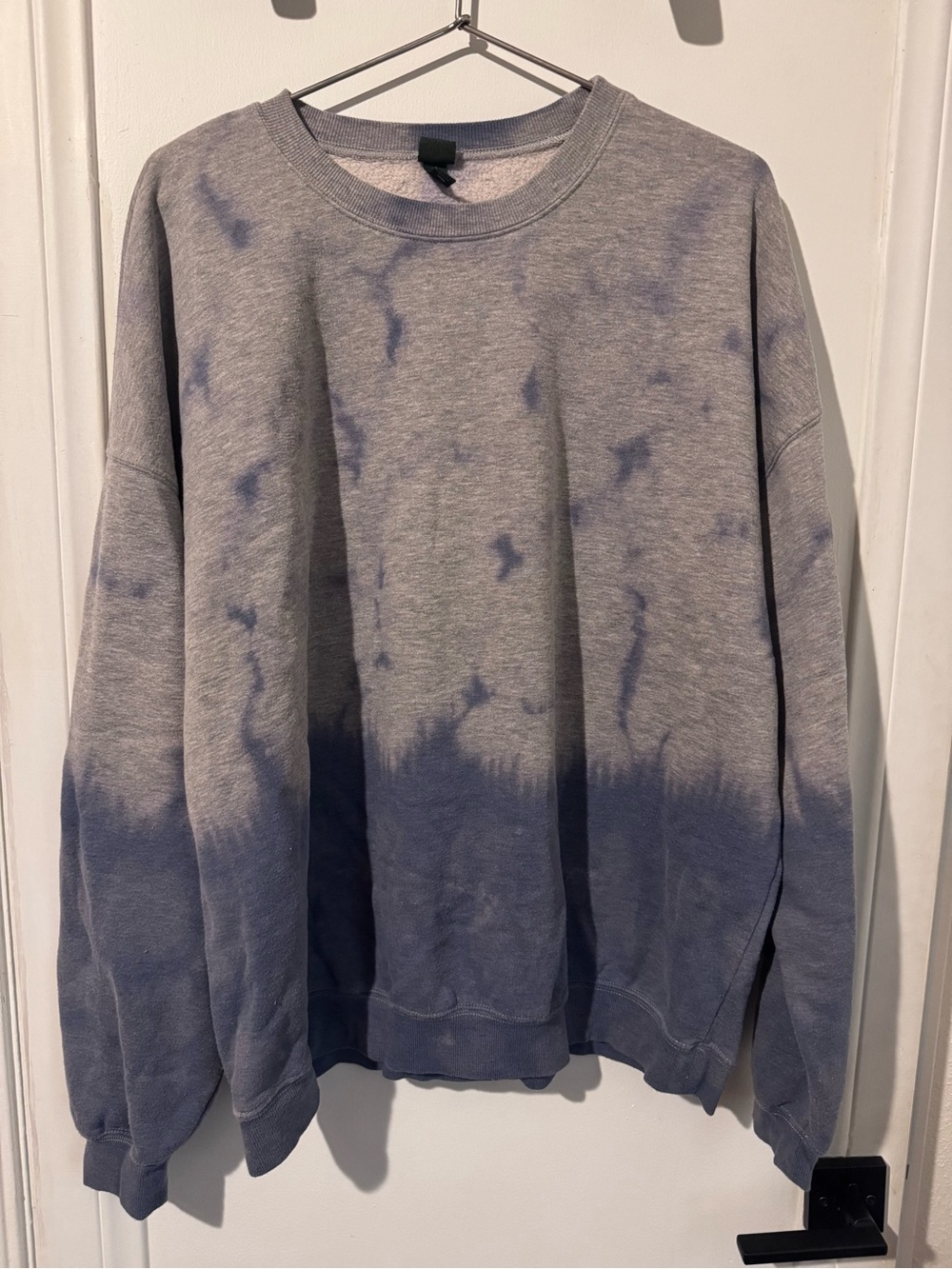 5/$20 Wild Fable Gray & Navy Dip-Dye Crewneck Sweatshirt